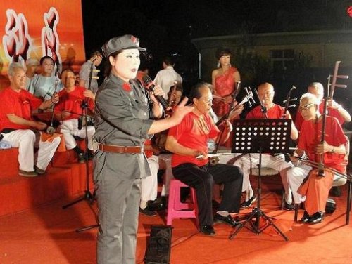 ����Ϸ�������ݳ�