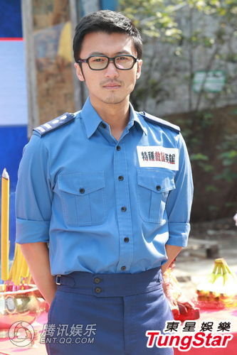 谢霆锋不知张柏芝有新欢否:难道咒骂他们么?